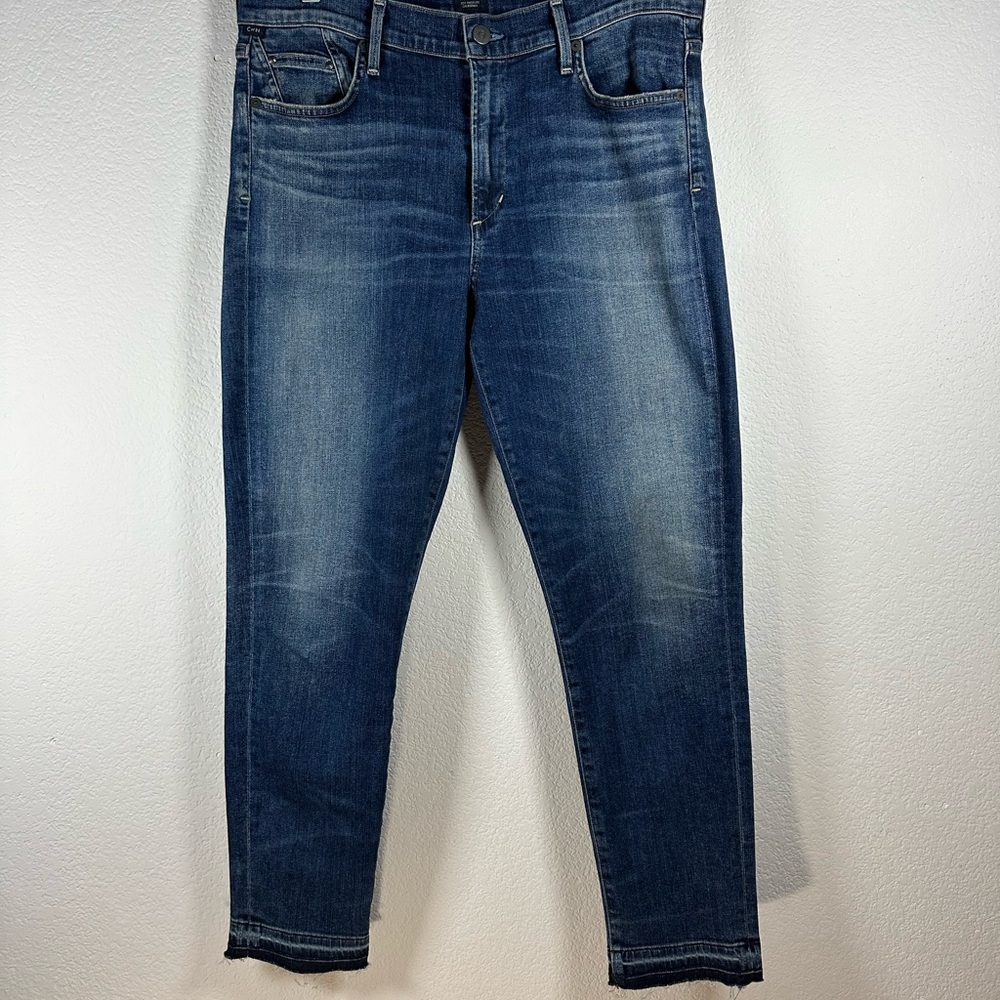 Slim Blue Jeans with Classic Wash and Contrast Stitching Size 32 USA Made